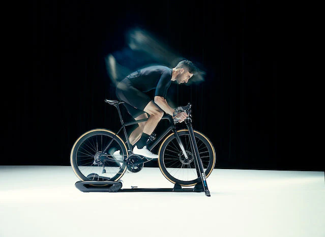 wahoo KICKR ROLLR SMART TRAINER w/SINGLE-SIDED POWRLINK PEDAL - Image 4